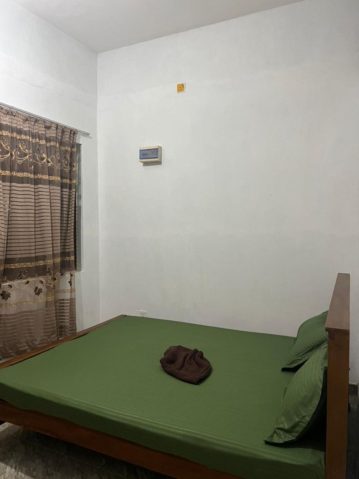Honey Beach Hostel Negombo Exterior photo
